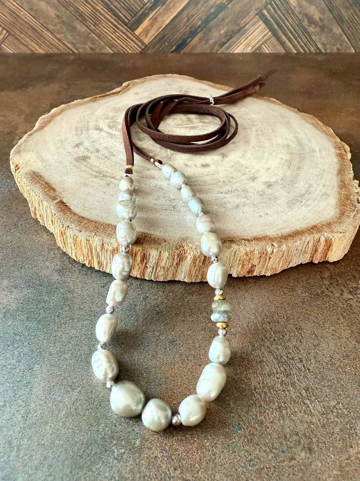 Classic Pearl Slider in Grey Hat Band