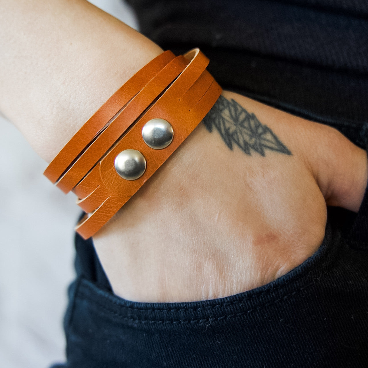 Sloane Sliced Wrap Bracelet In Tan