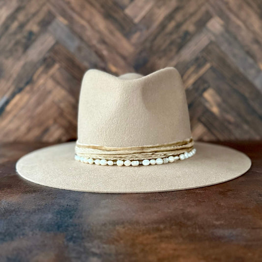 Classic Pearl Slider in White Hat Band