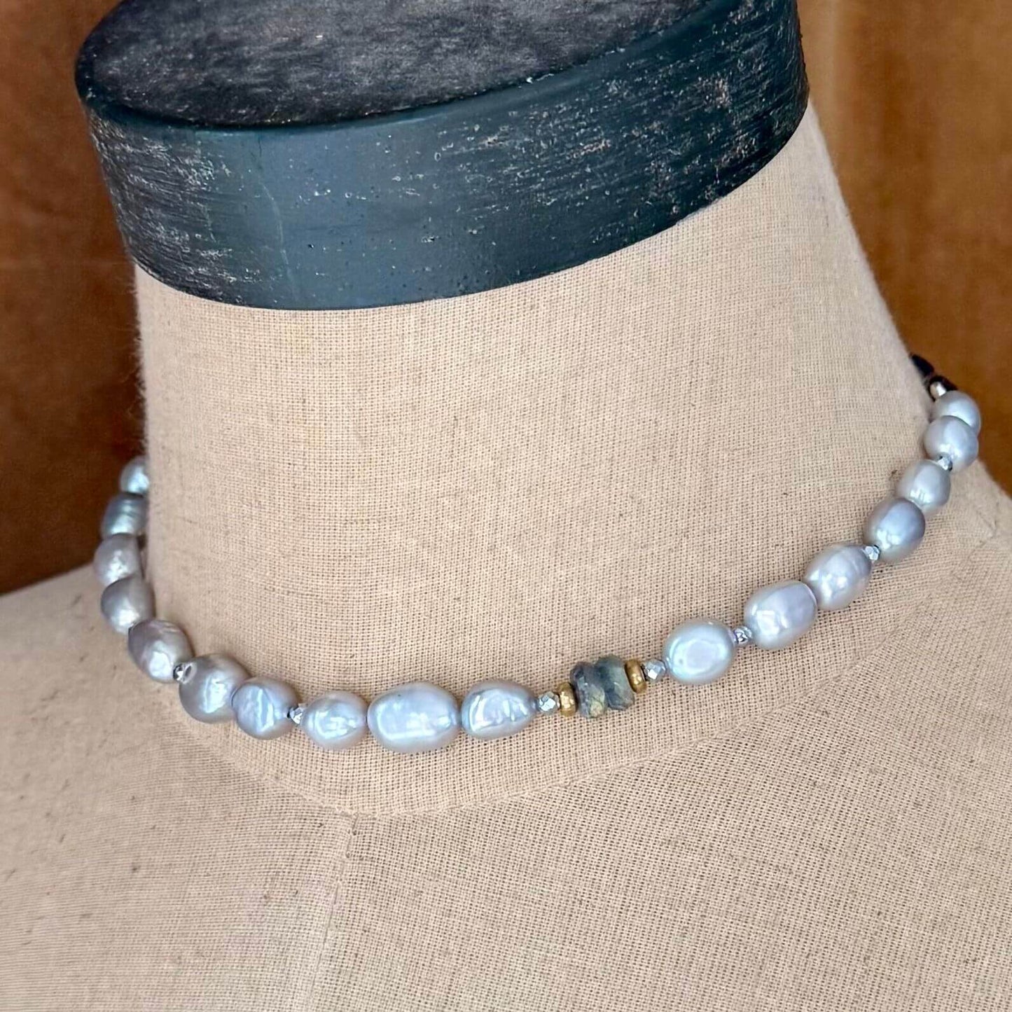 Classic Pearl Slider in Grey Hat Band