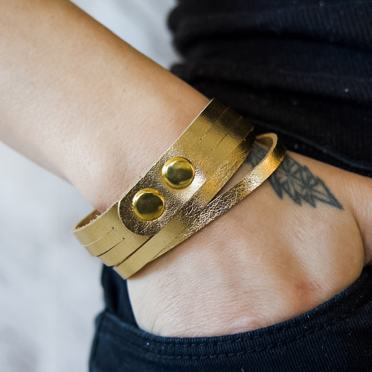 Sloane Sliced Wrap Bracelet In Gold