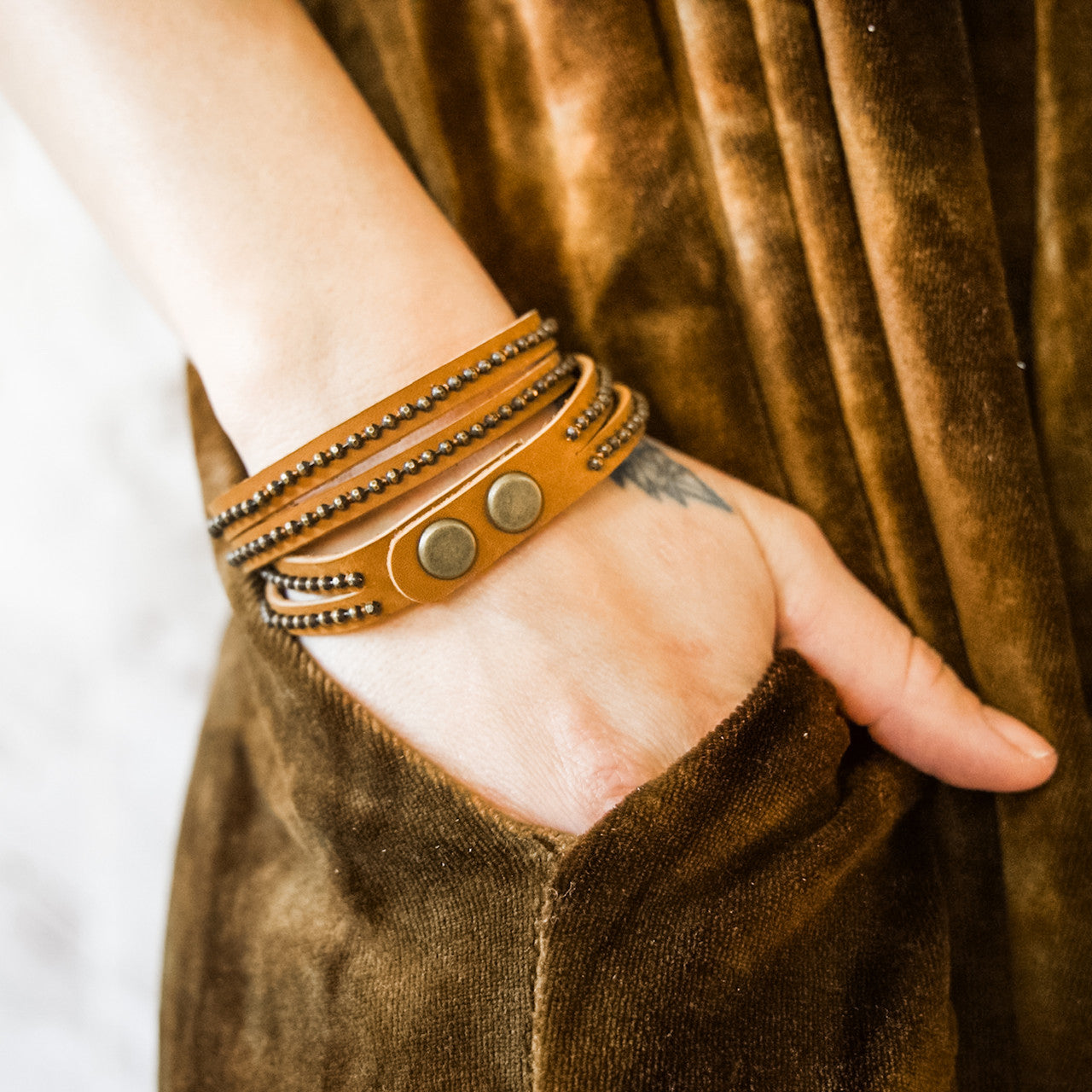 Beads Row Slender Wrap Bracelet in Phoenix