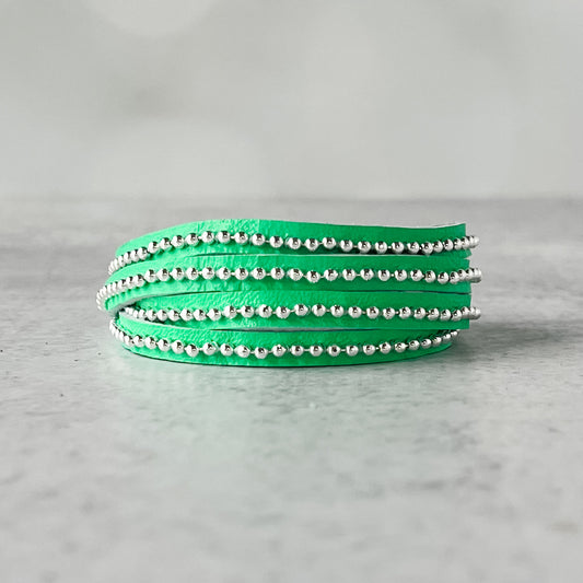 Beads Row Slender Wrap Bracelet in Kelly